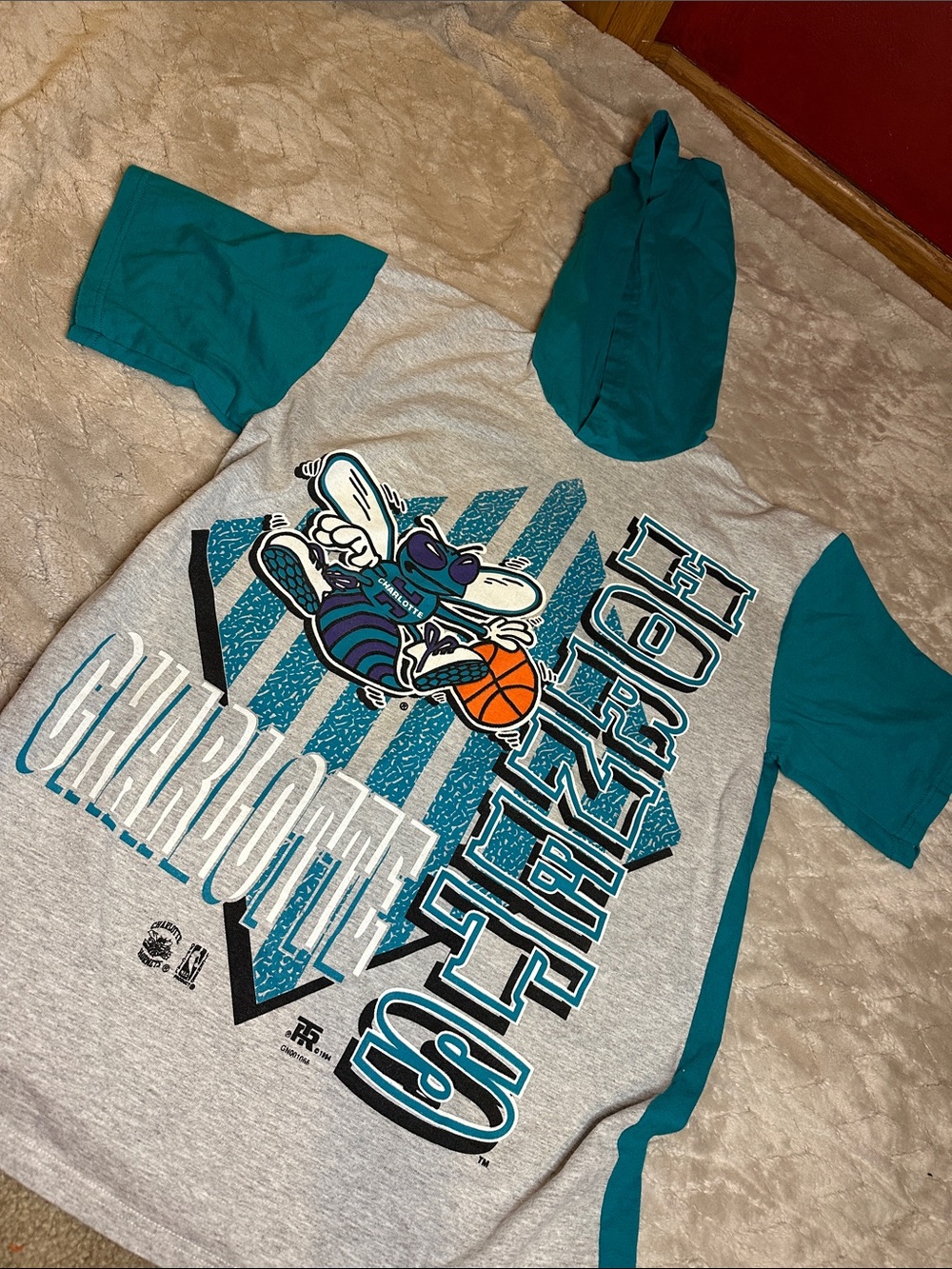 Men’s Teal & Gray Basketball Graphic Hooded Tee